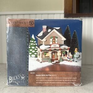Dept 56 Snow Village Buck's County Country Quilts and Pies 55072